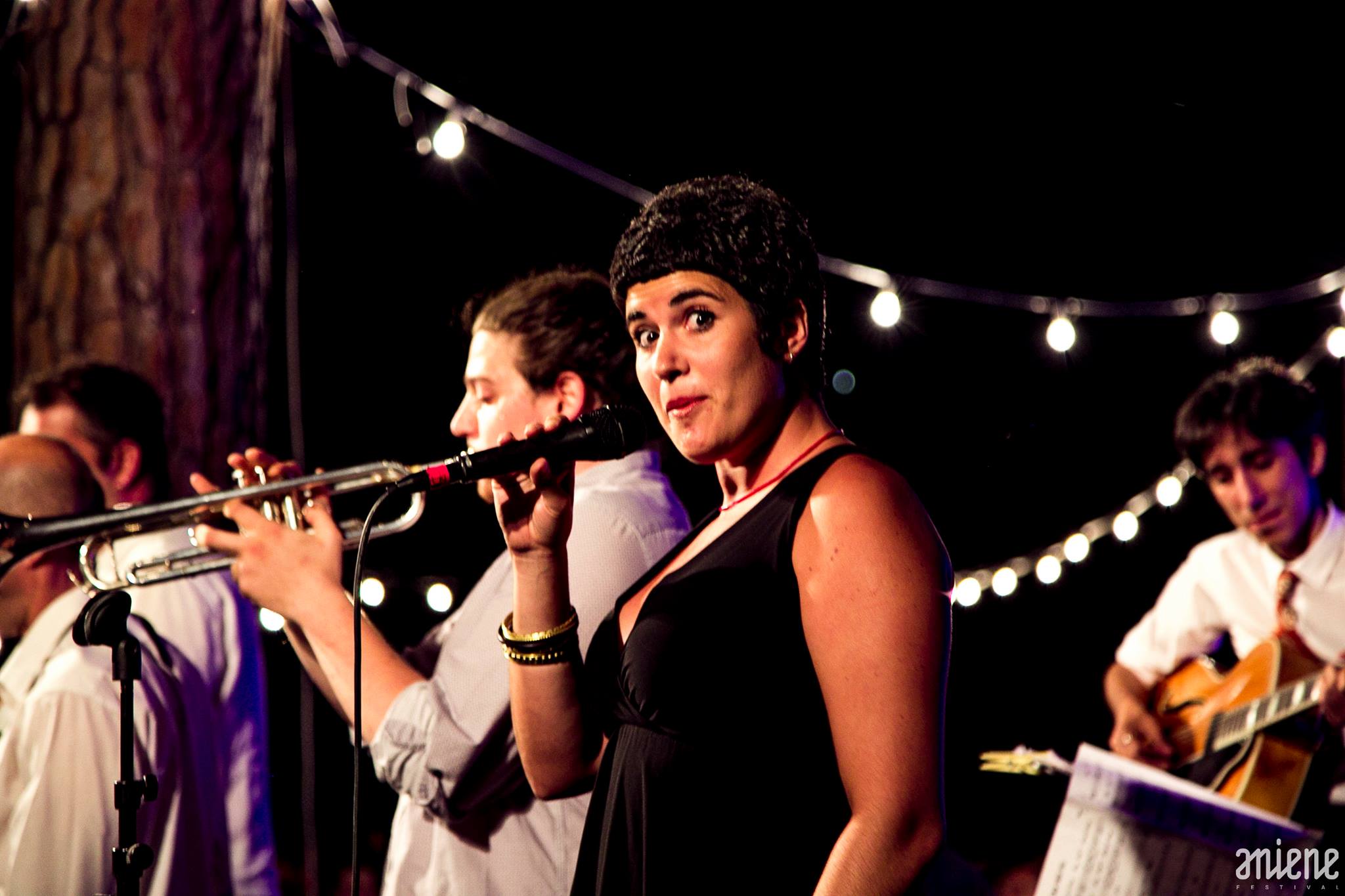 Sara Longo jazz manouche quintet